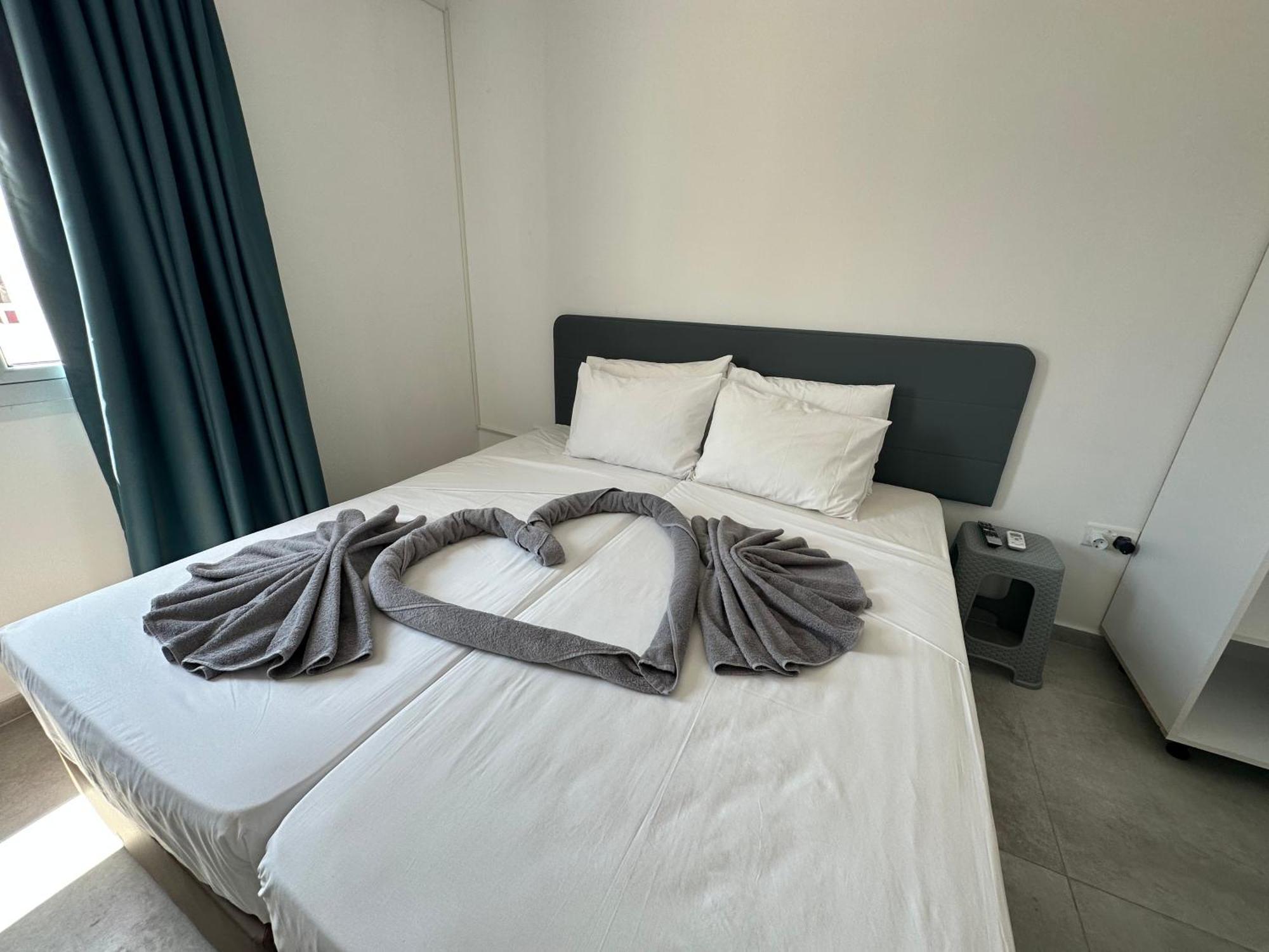 Sun Plaza Suites - Adults Only Ayia Napa Bagian luar foto