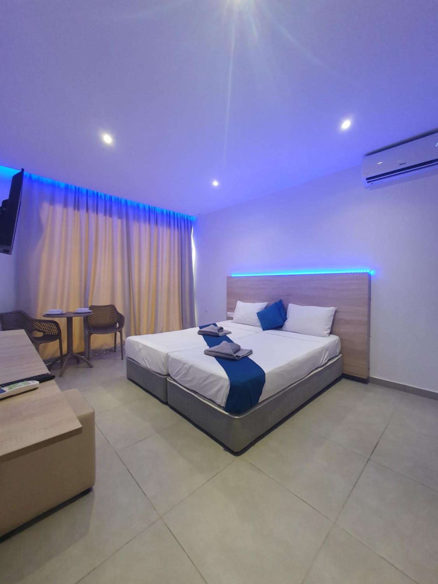 Sun Plaza Suites - Adults Only Ayia Napa Bagian luar foto