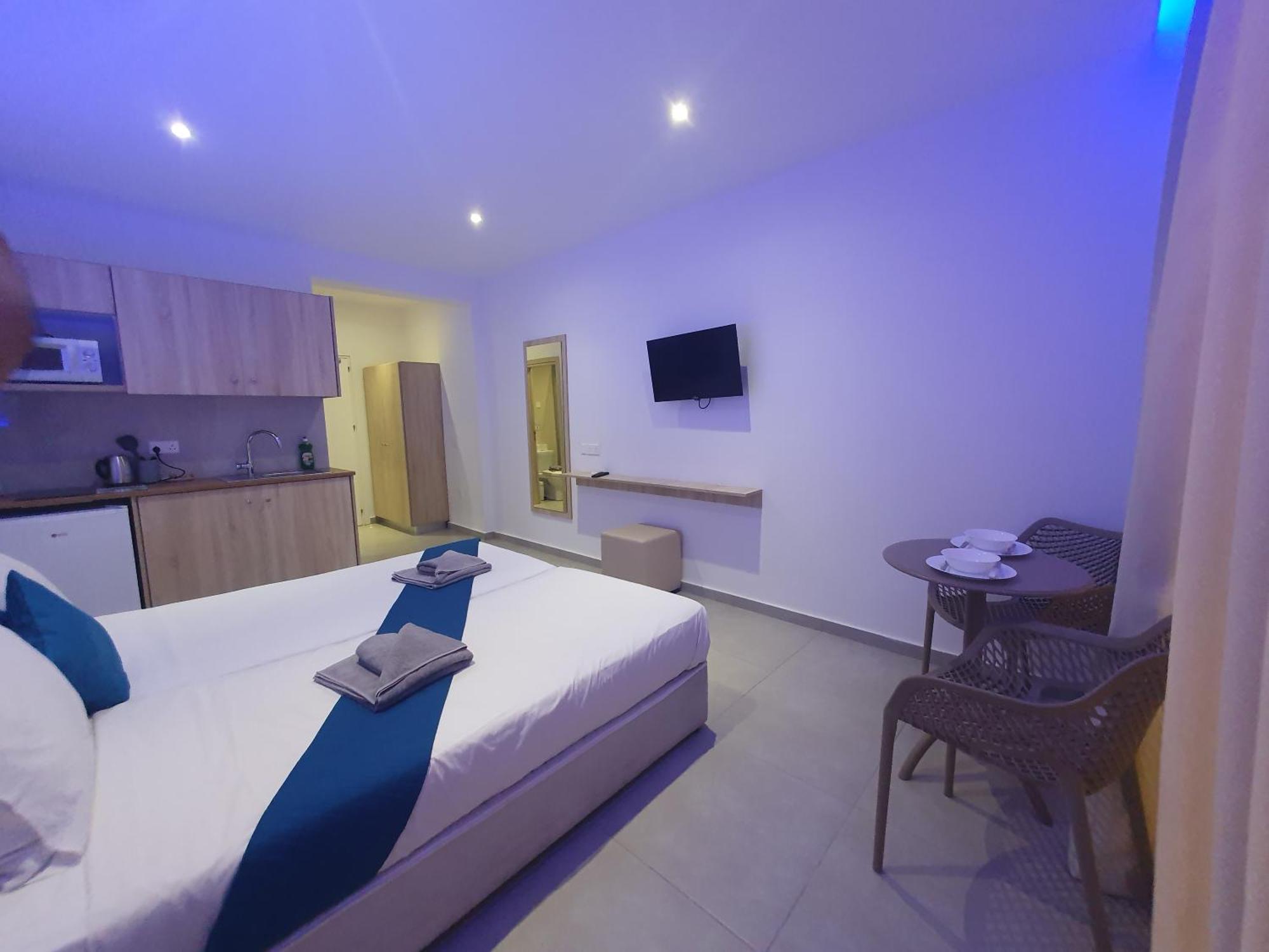 Sun Plaza Suites - Adults Only Ayia Napa Bagian luar foto