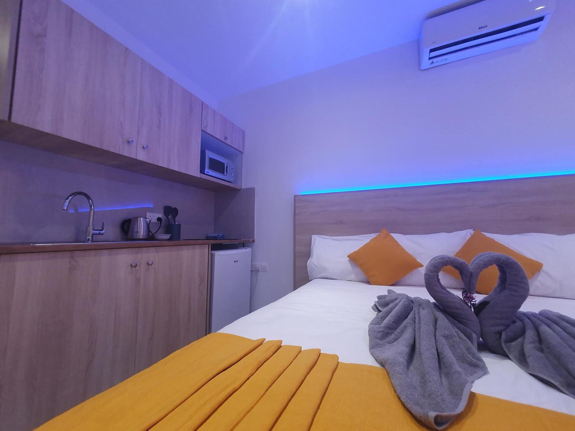 Sun Plaza Suites - Adults Only Ayia Napa Bagian luar foto