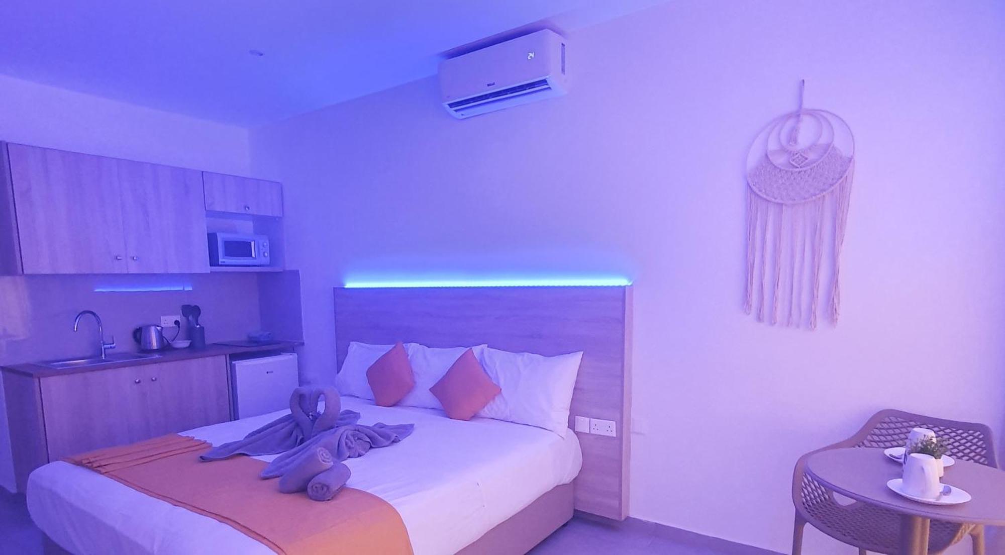 Sun Plaza Suites - Adults Only Ayia Napa Bagian luar foto