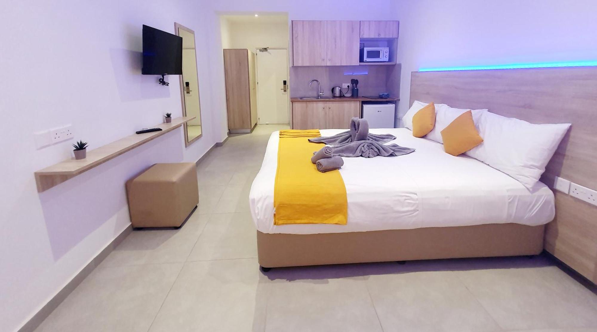 Sun Plaza Suites - Adults Only Ayia Napa Bagian luar foto