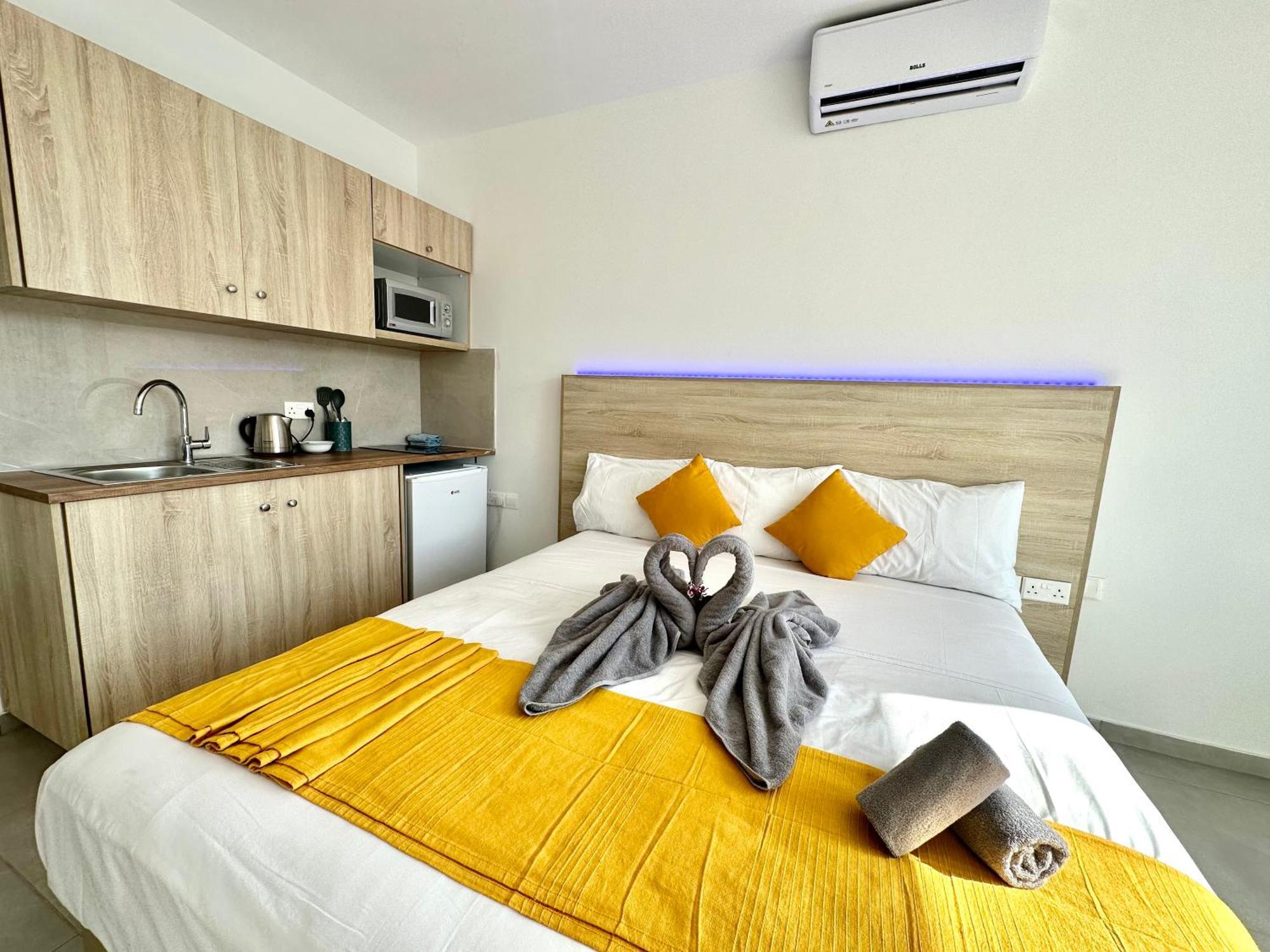 Sun Plaza Suites - Adults Only Ayia Napa Bagian luar foto