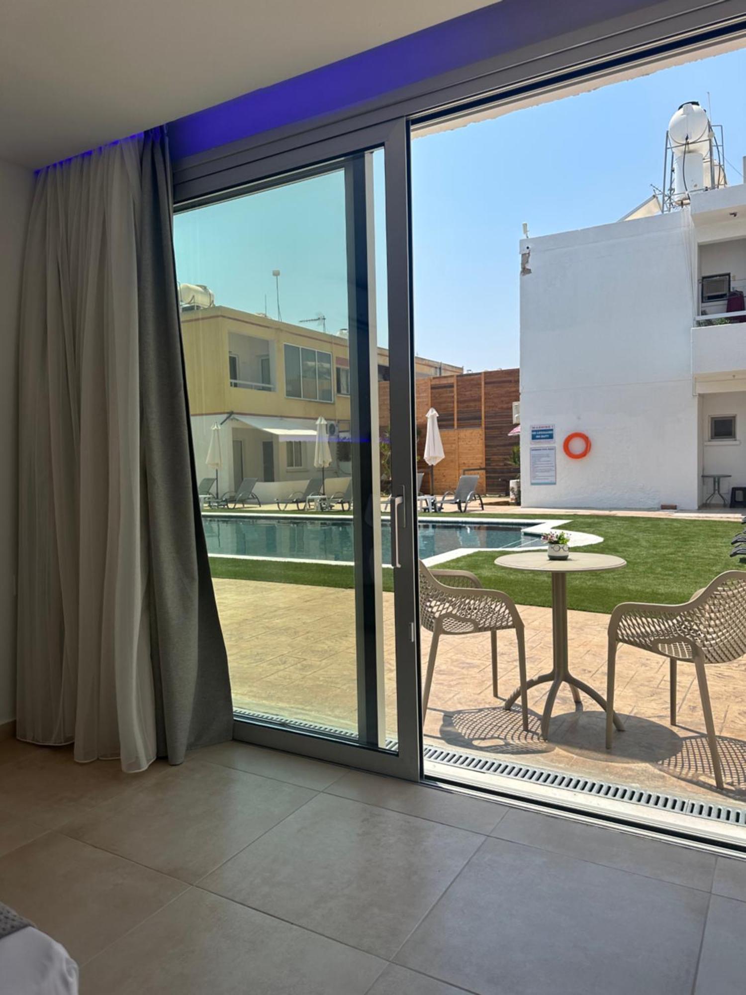 Sun Plaza Suites - Adults Only Ayia Napa Bagian luar foto